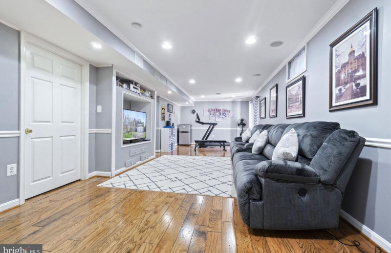 2 Palace Ln #BS - Photo 3 of 7