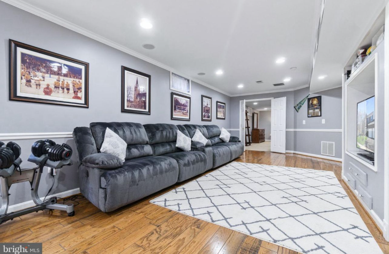 2 Palace Ln #BS - Photo 4 of 7