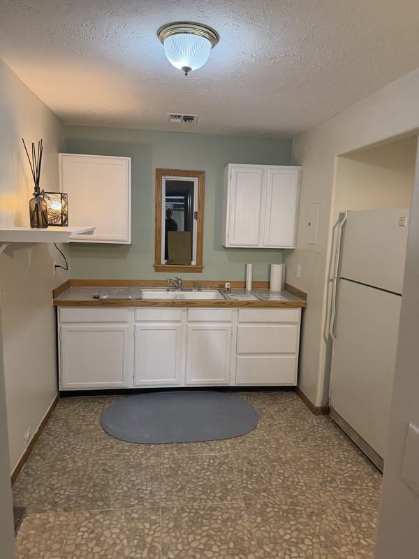 719 Maple Ave - Photo 2 of 6