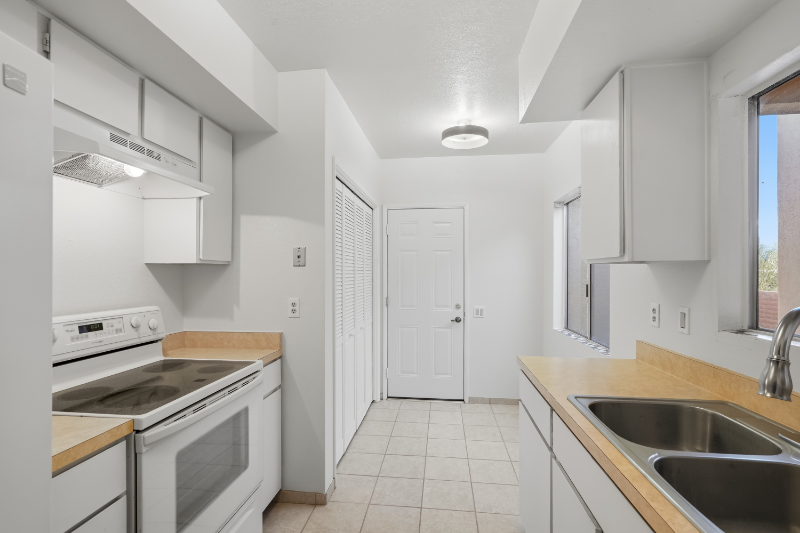 359 N Calle Del Chancero - Photo 5 of 14