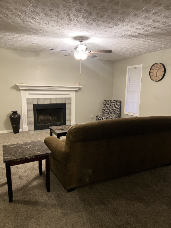 4921 Ivey Ln - Photo 4 of 10