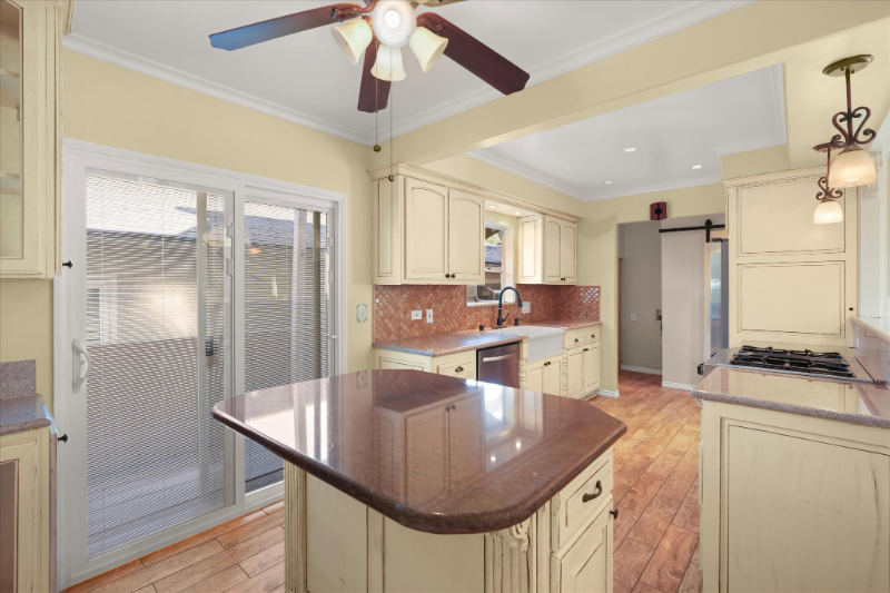 24427 Ward St #1 - Photo 6 of 20