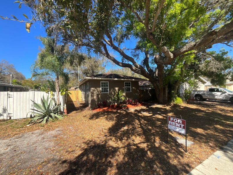 32 8th Ave Se - Photo 2 of 15