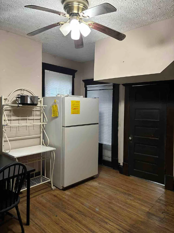 365 E 15th Ave - Photo 4 of 11