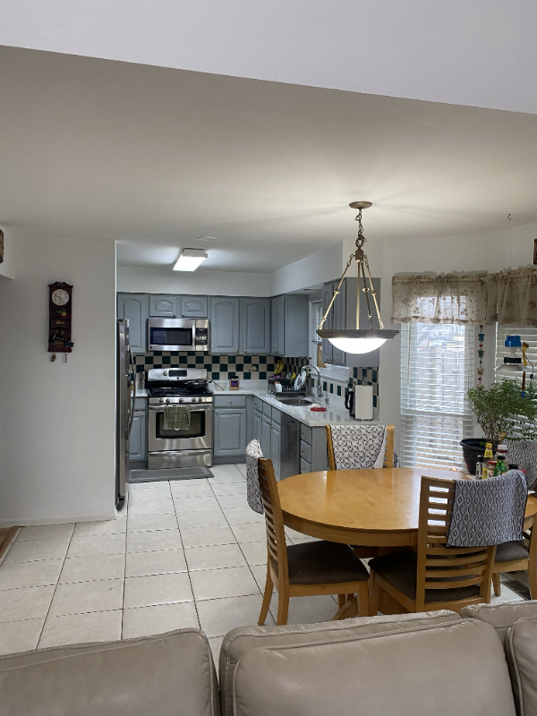 712 Legends Dr - Photo 6 of 13