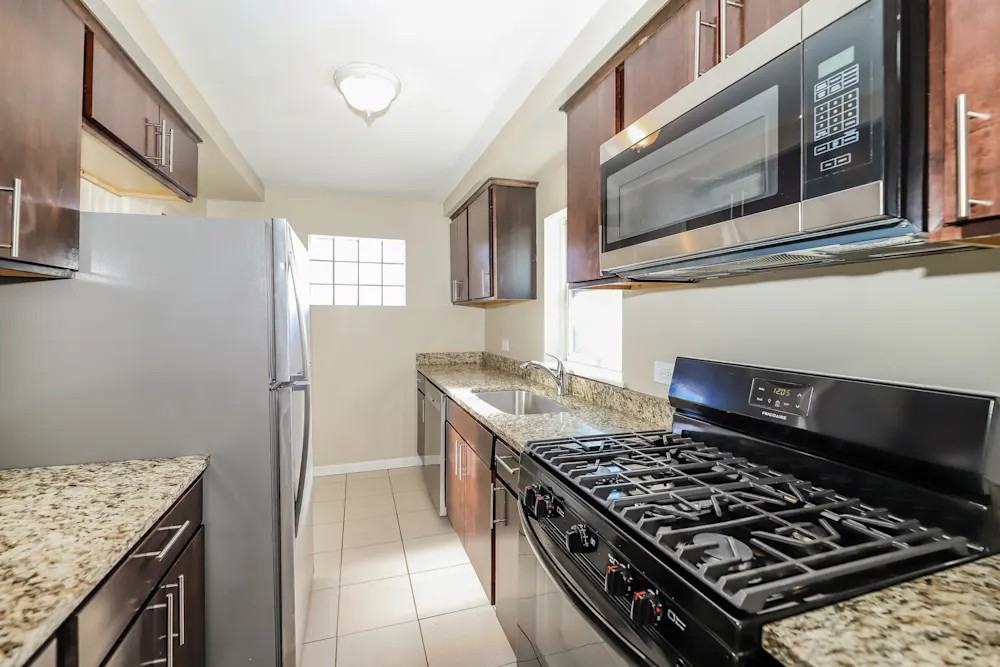 4208 Prairie Avenue - Photo 4 of 13