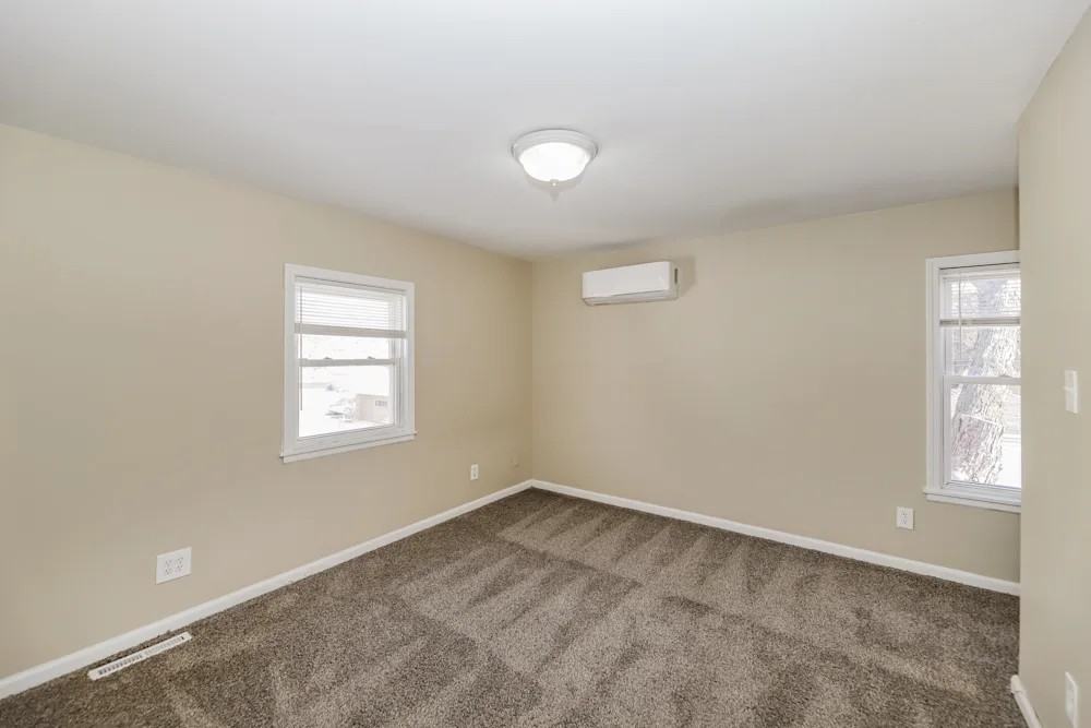 4208 Prairie Avenue - Photo 6 of 13