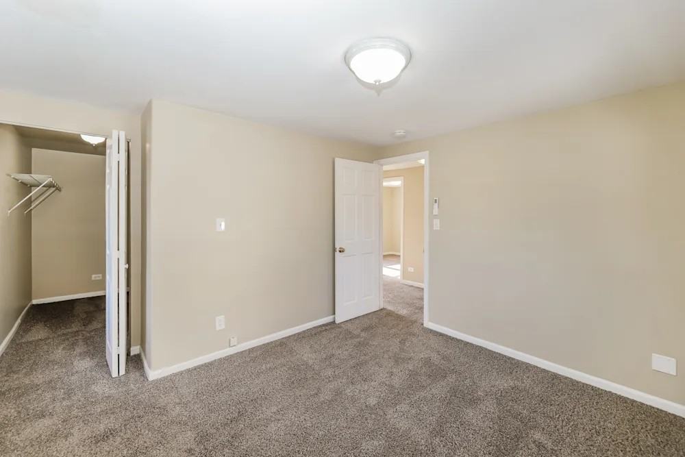 4208 Prairie Avenue - Photo 7 of 13