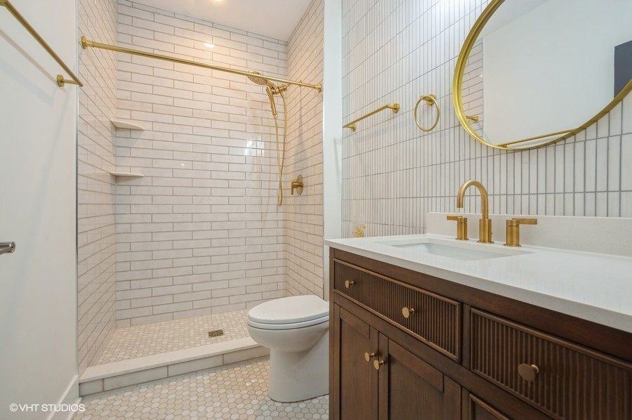 456 E Oakwood Blvd ##3 - Photo 3 of 3