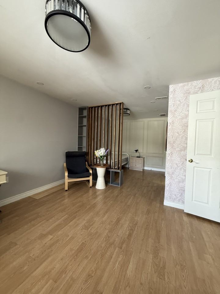 3097 Lenester Drive - Photo 5 of 14