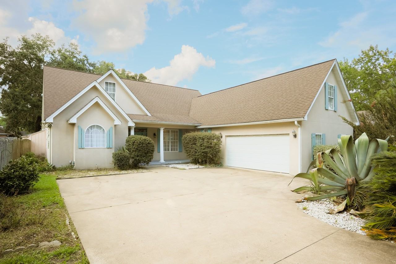 215 S Harrington Rd #NA - Photo 4 of 30