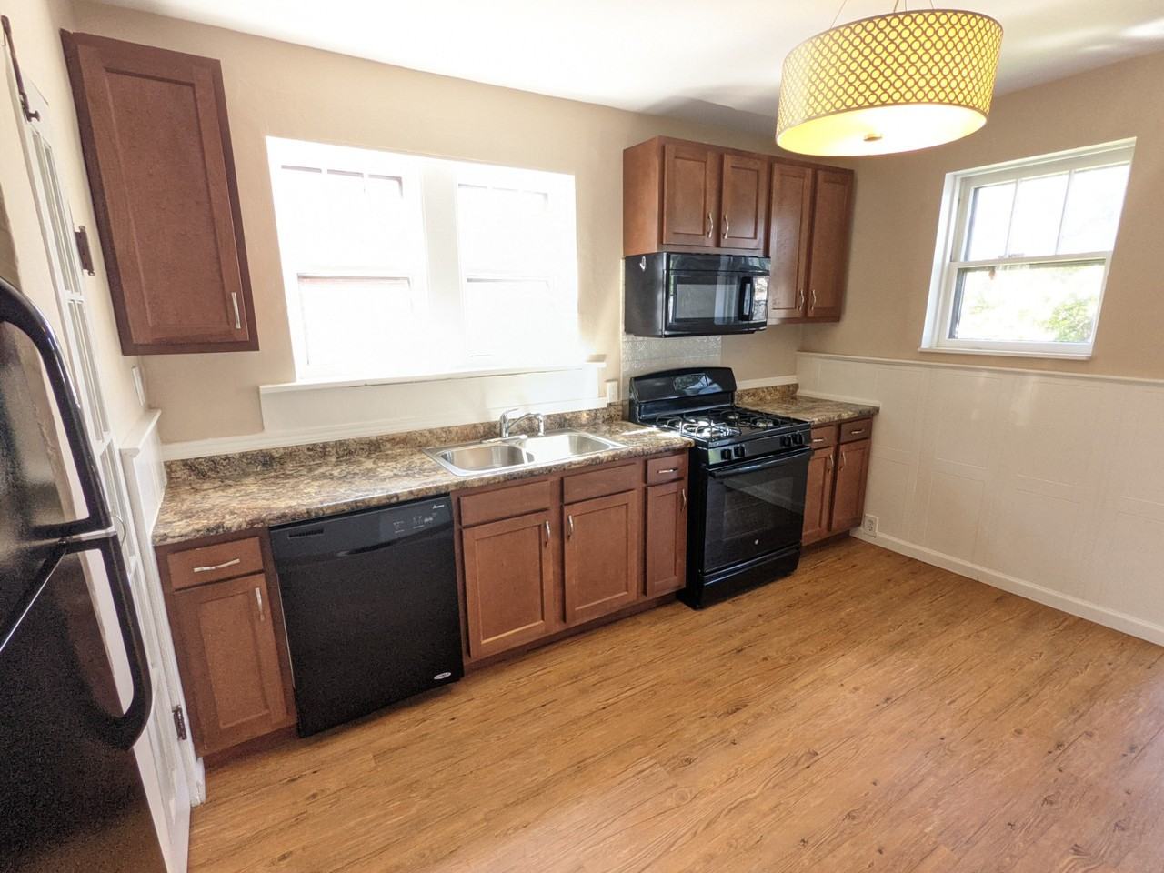 5127 Goethe Ave #1st - Photo 4 of 13