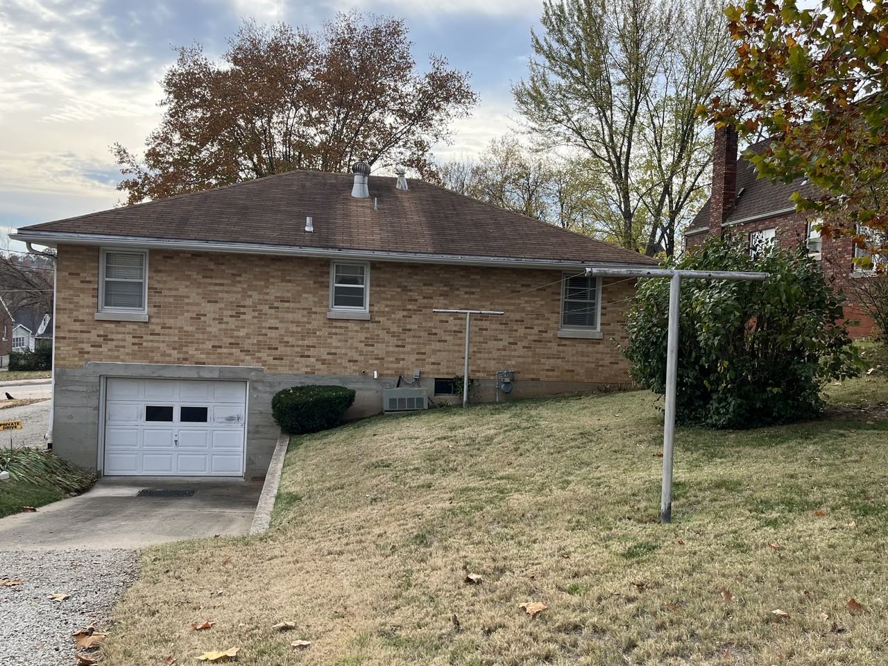 1405 E Mccarty St #NA - Photo 3 of 11