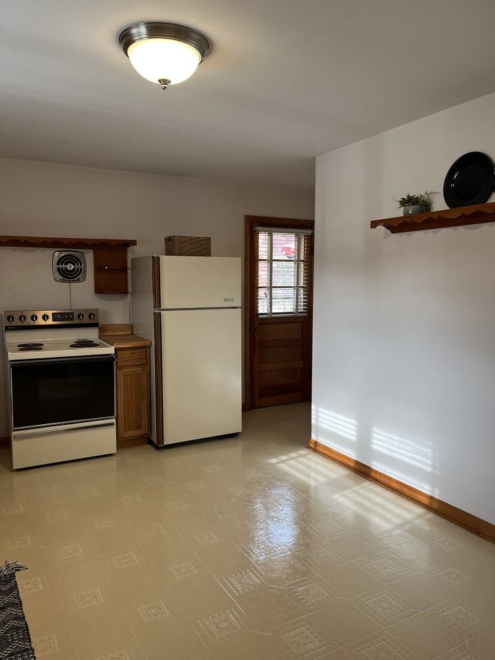 1405 E Mccarty St #NA - Photo 5 of 11