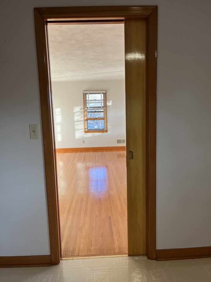 1405 E Mccarty St #NA - Photo 7 of 11