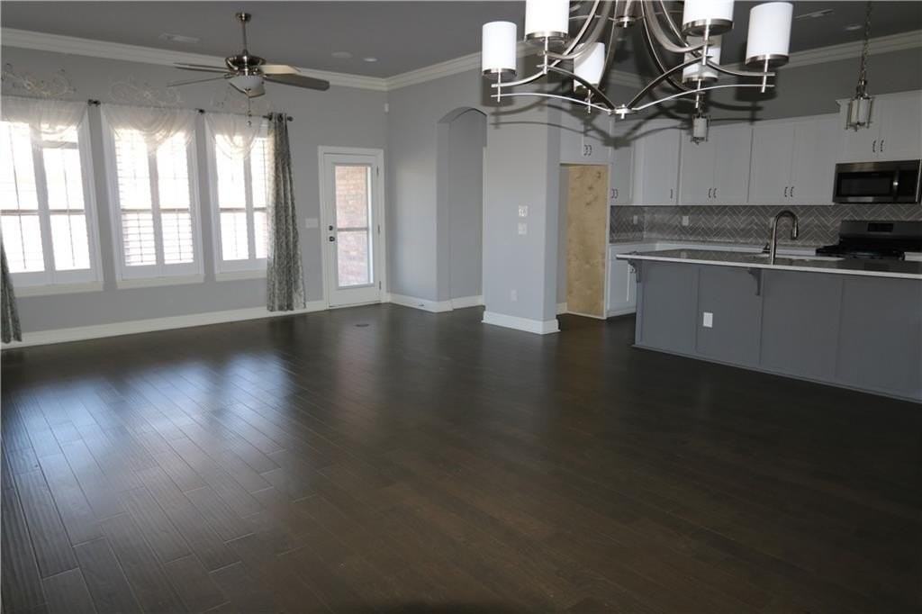 4601 Sw Lilly St - Photo 3 of 15