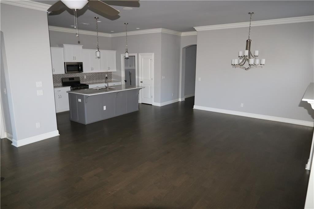 4601 Sw Lilly St - Photo 4 of 15