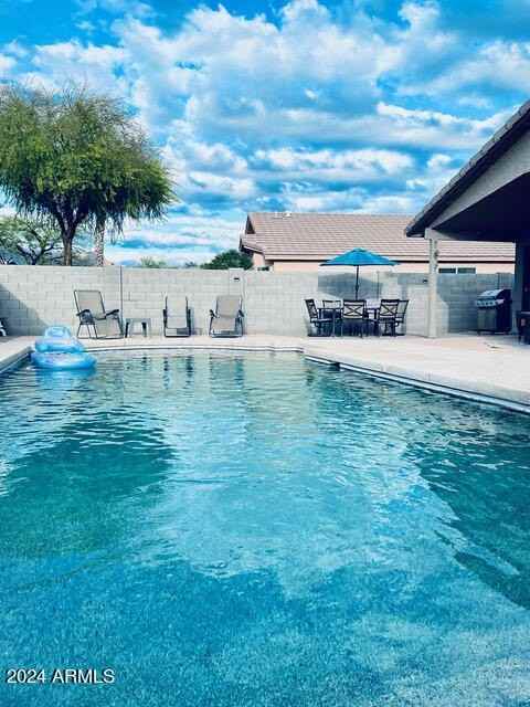 8880 E Red Mountain Ln - Photo 5 of 37