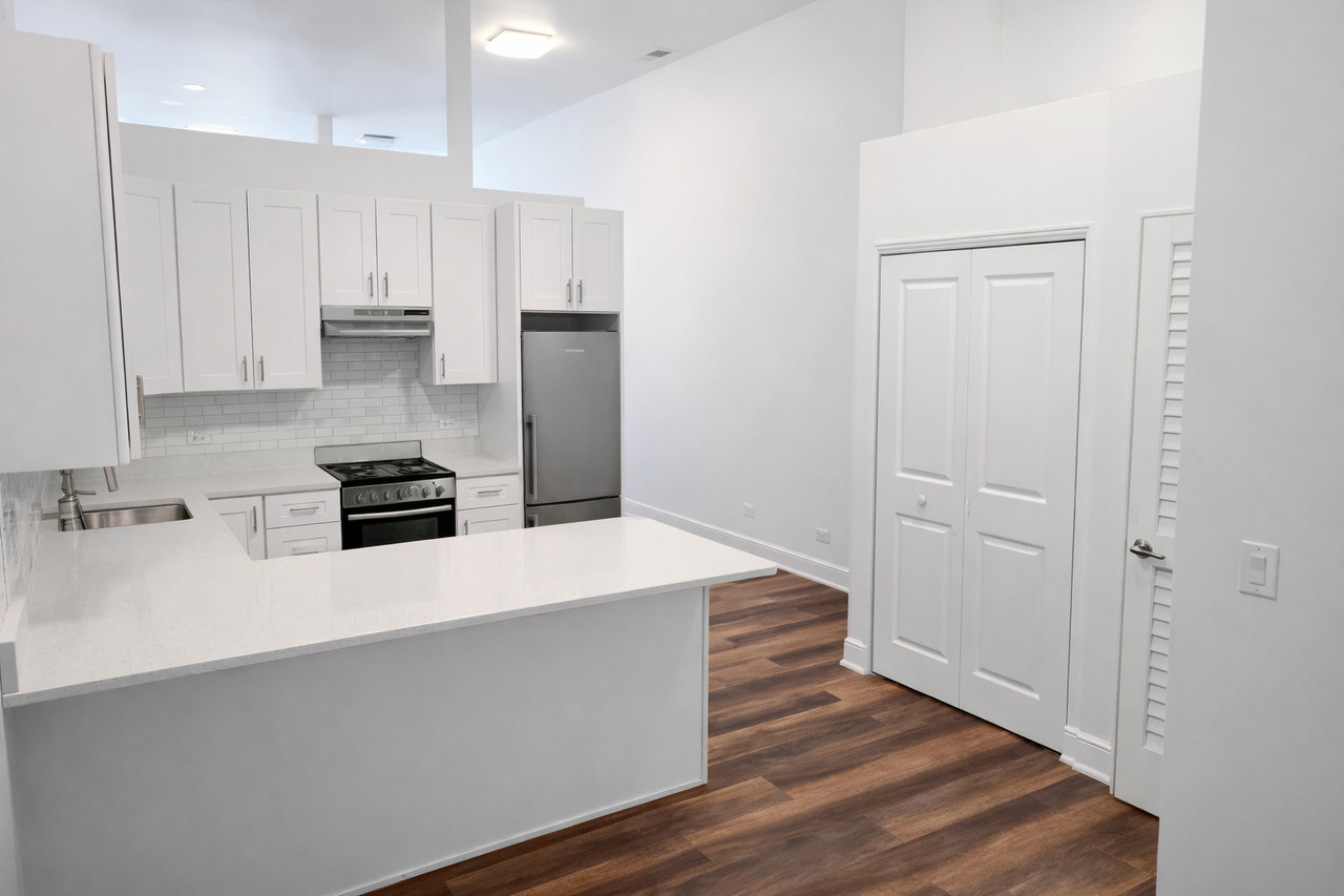 1533 N Western Ave #1 - Photo 3 of 9