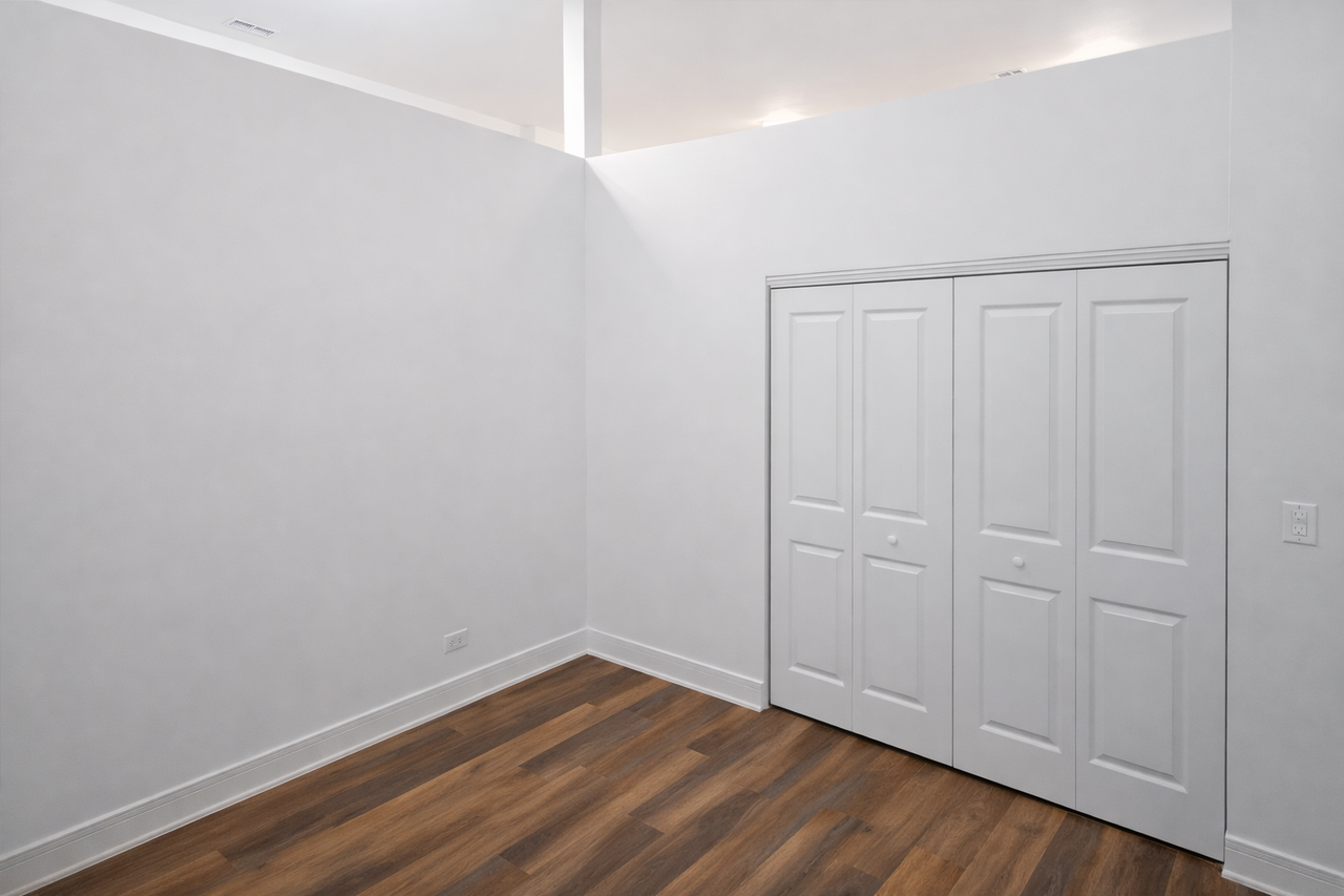 1533 N Western Ave #1 - Photo 6 of 9