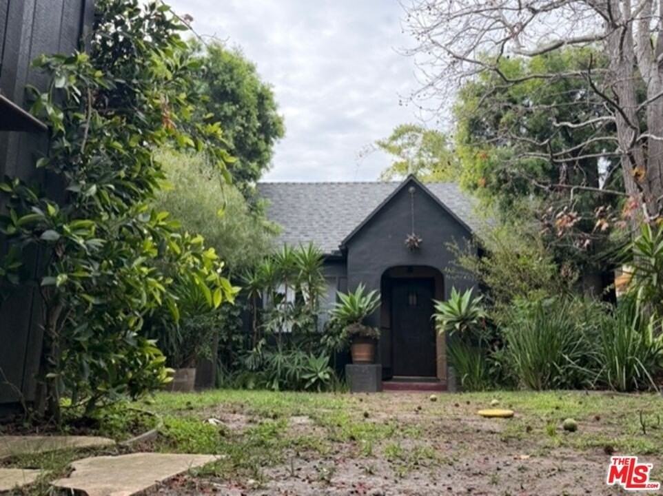 2506 28th St - Photo 2 of 16