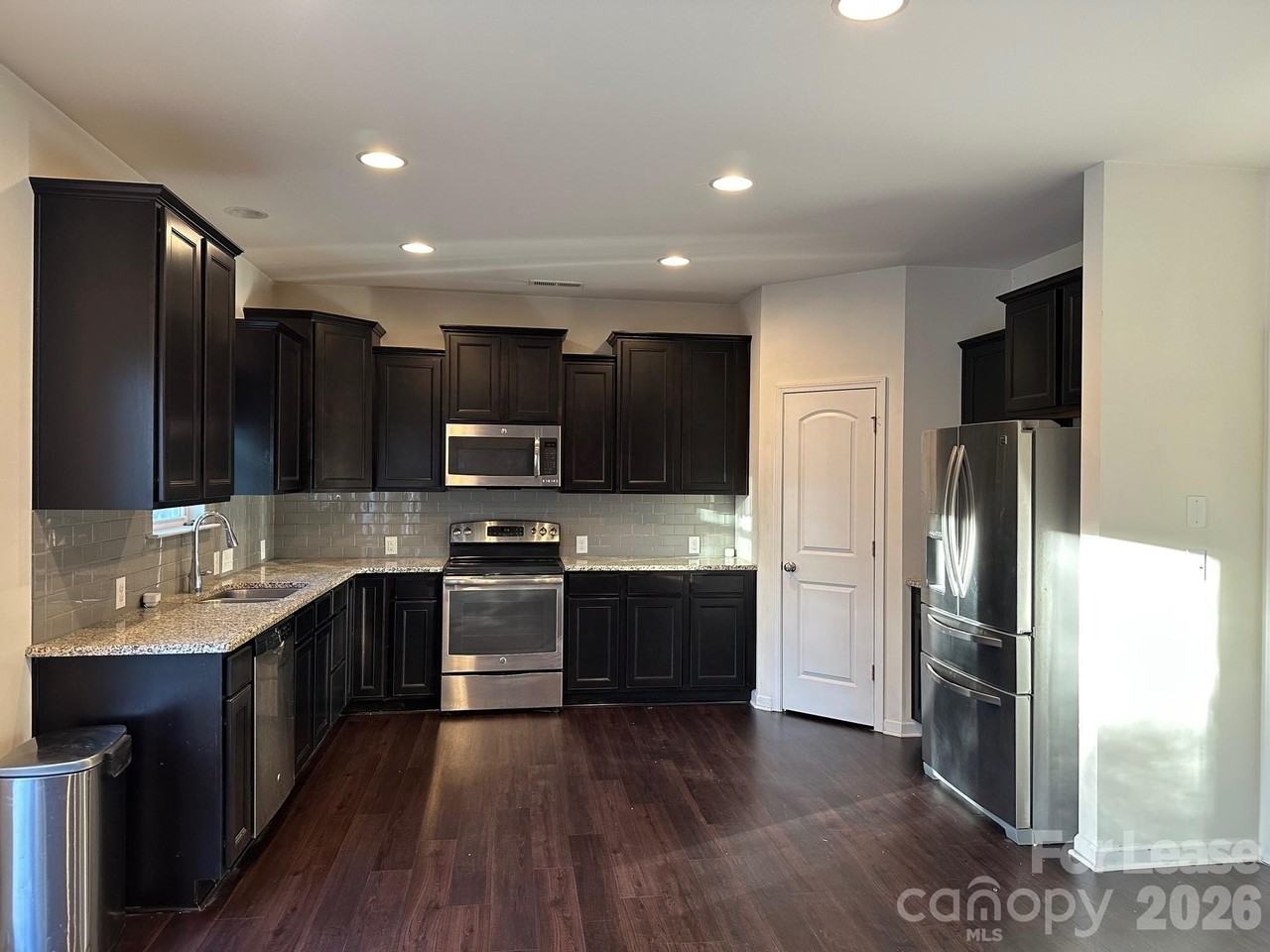 3317 Mortemer Ln - Photo 4 of 12