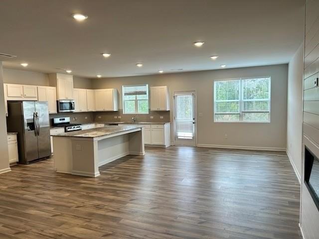 741 Point Place Dr - Photo 5 of 25