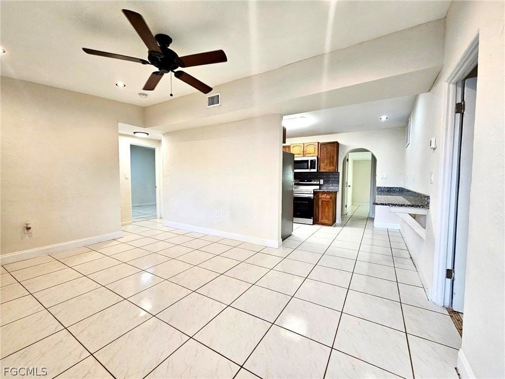 1532 Veronica S Shoemaker Blvd - Photo 2 of 19