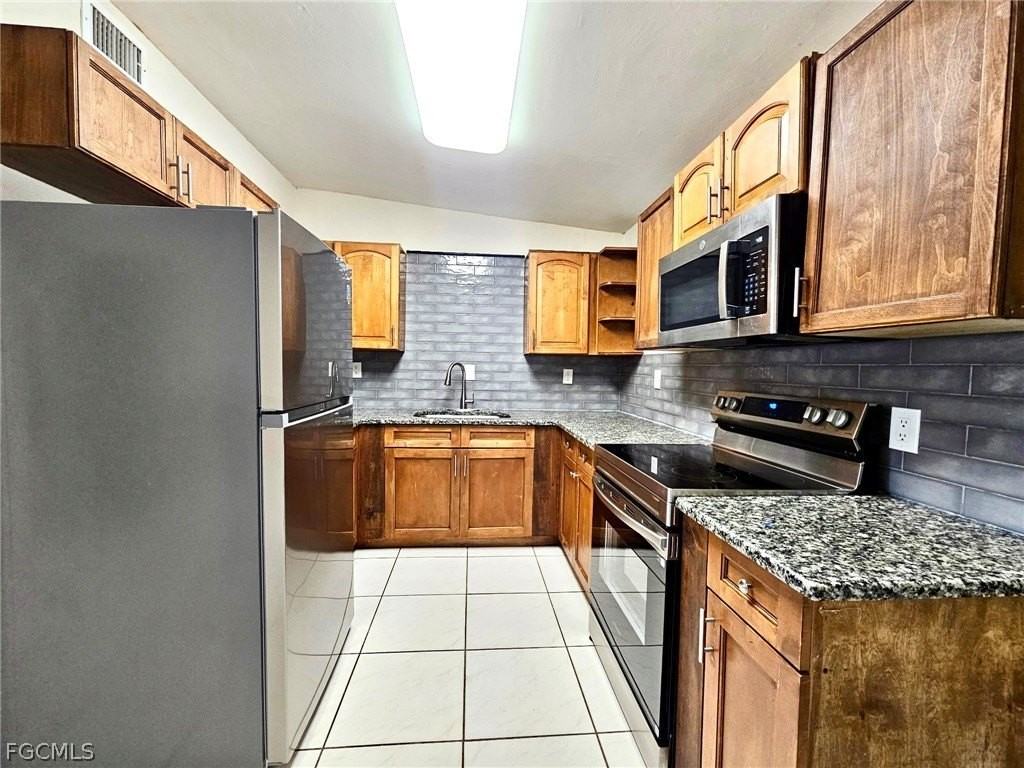 1532 Veronica S Shoemaker Blvd - Photo 5 of 19