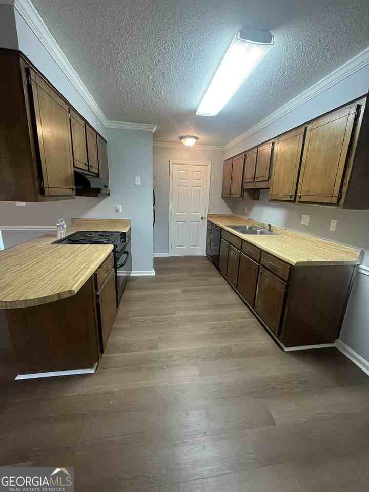 137 Tamara Ct - Photo 2 of 5