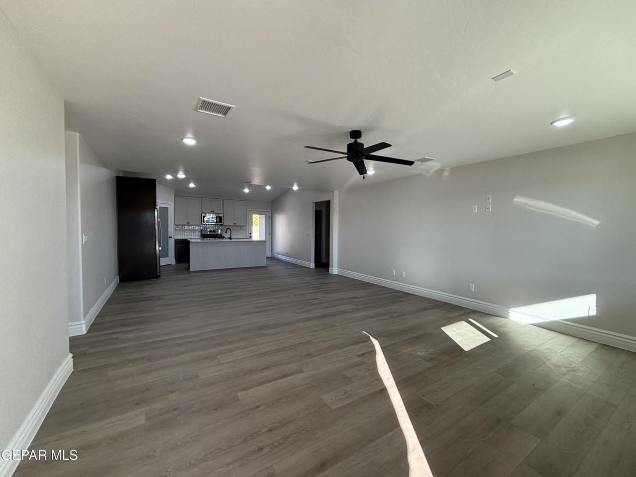 2633 Dunoon Dr - Photo 4 of 25