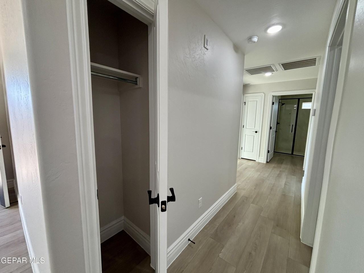 2633 Dunoon Dr - Photo 7 of 25