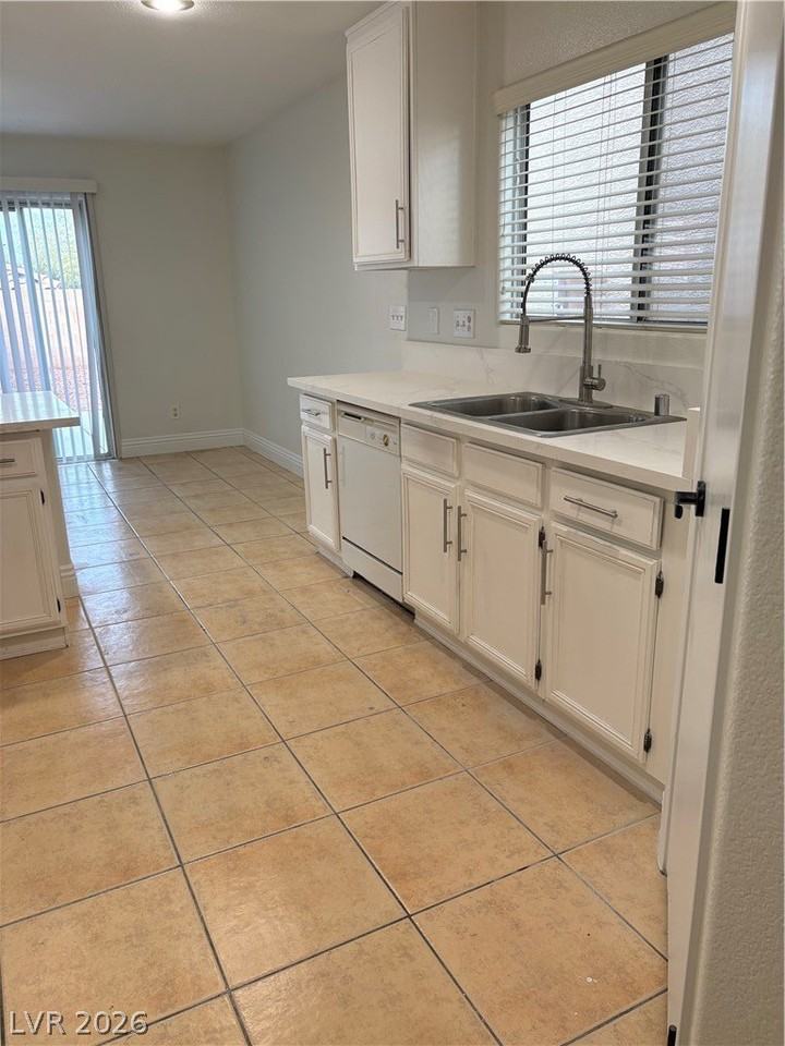 164 Fratelli Ave - Photo 5 of 18