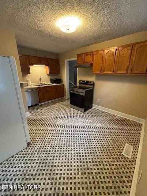 2541 Seaton Ave - Photo 5 of 18