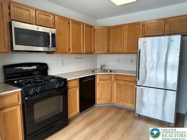 1885 Mansfield St - Photo 2 of 28