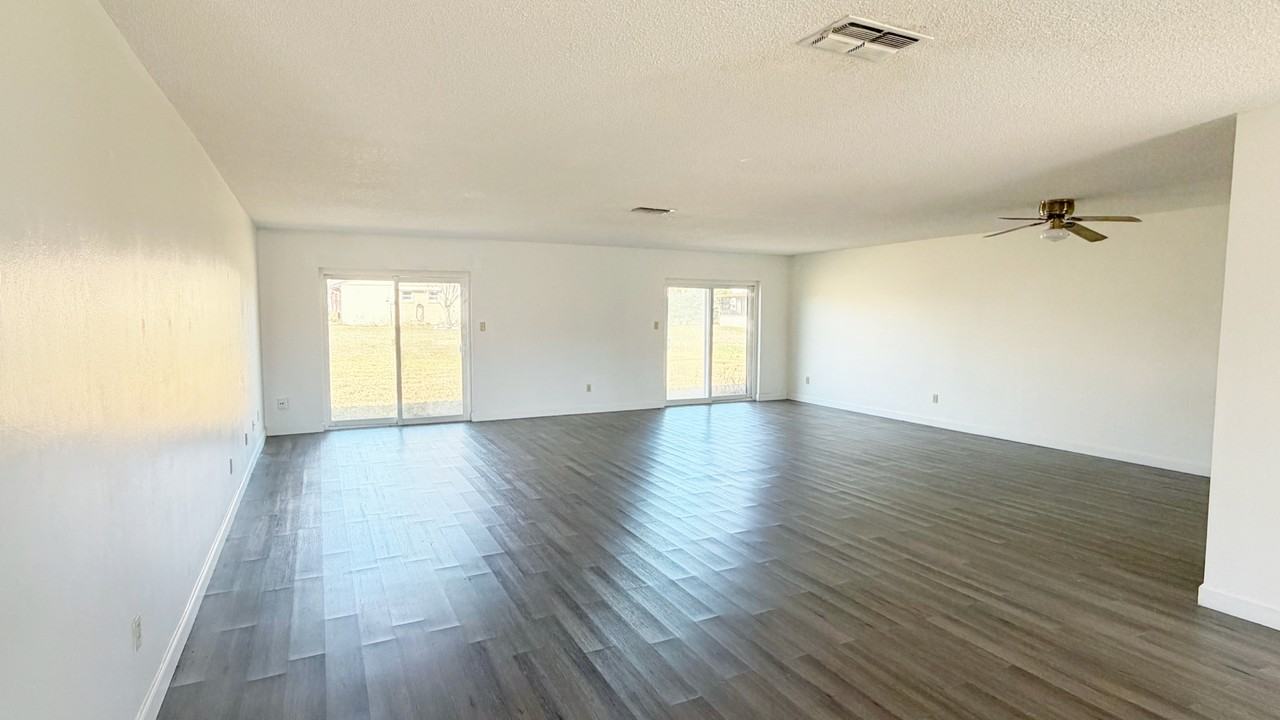 5523 Westbrook Dr #1 - Photo 4 of 23