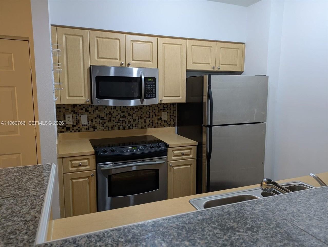 6831 Sw 44th St #302 - Photo 7 of 22