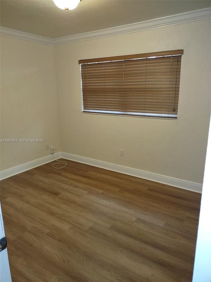 1241 Nw 174th St - Photo 6 of 12