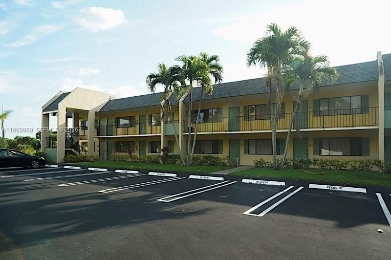 1825 Meadows Cir W #1825