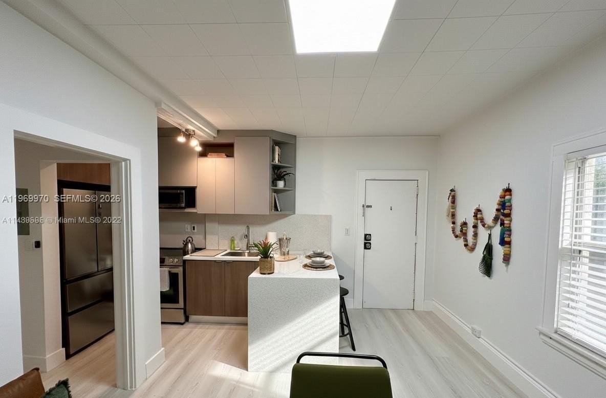 126 Mendoza Ave #2 - Photo 4 of 11