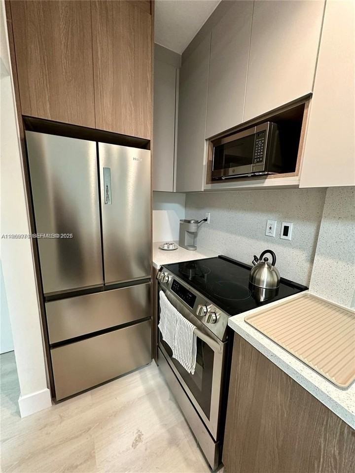 126 Mendoza Ave #2 - Photo 7 of 11