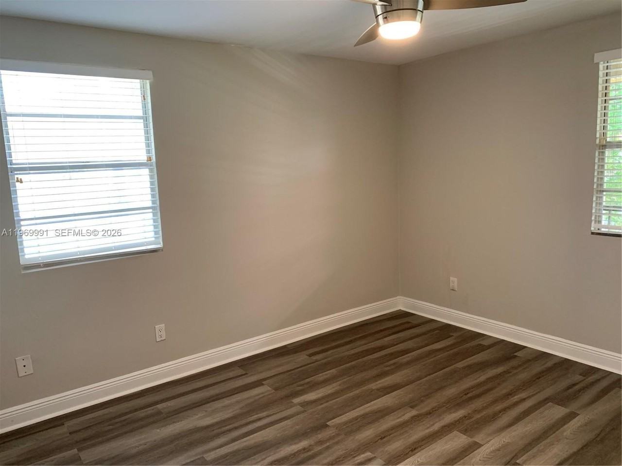 1261 Sw 46th Ave #2004 - Photo 3 of 9