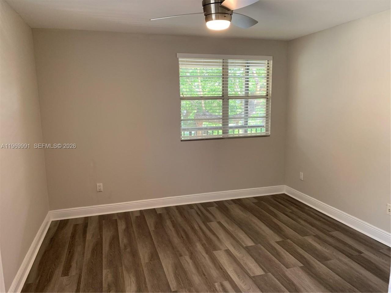 1261 Sw 46th Ave #2004 - Photo 4 of 9