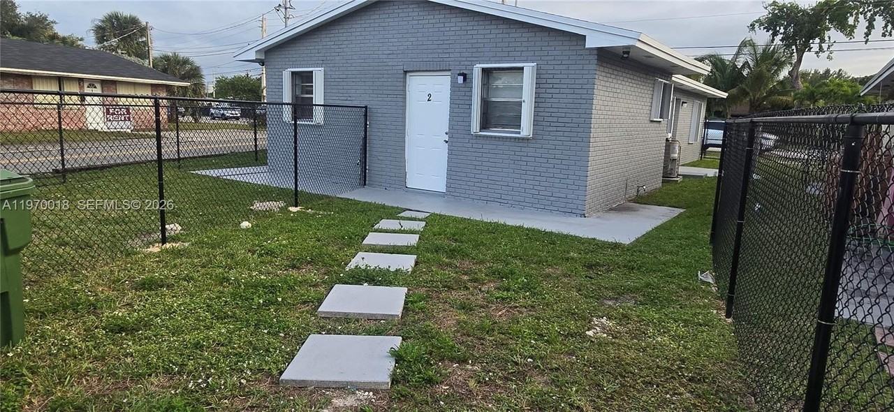 815 Foster Rd #1-2 - Photo 2 of 11