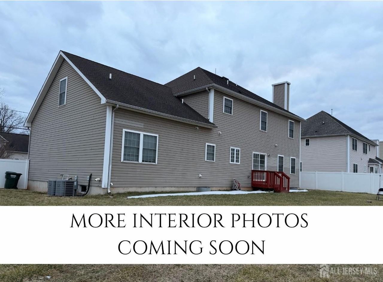 105 Churchill Ave - Photo 4 of 7