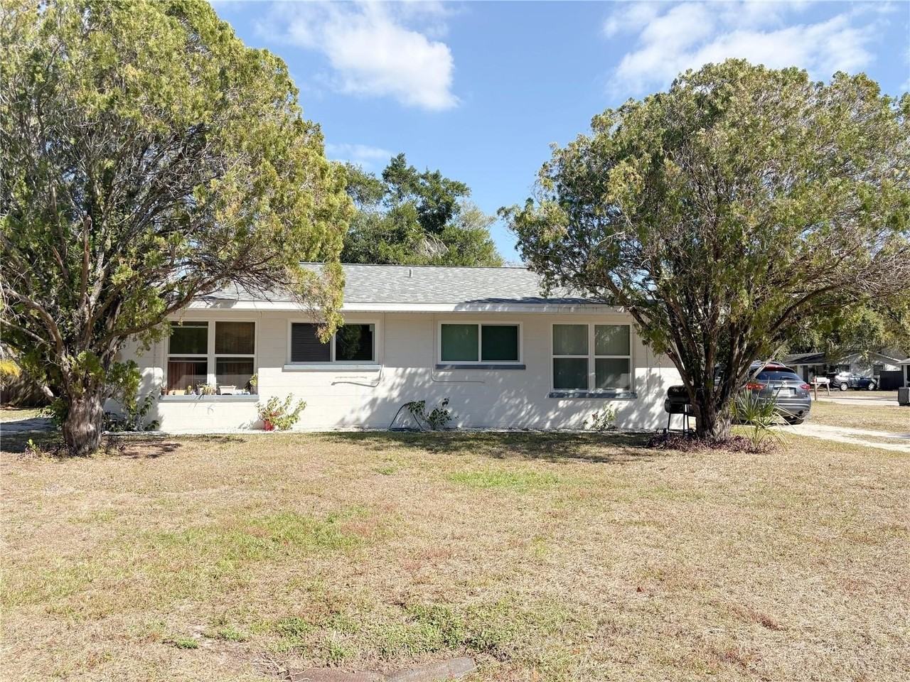 219 21st St E #A - Photo 4 of 12