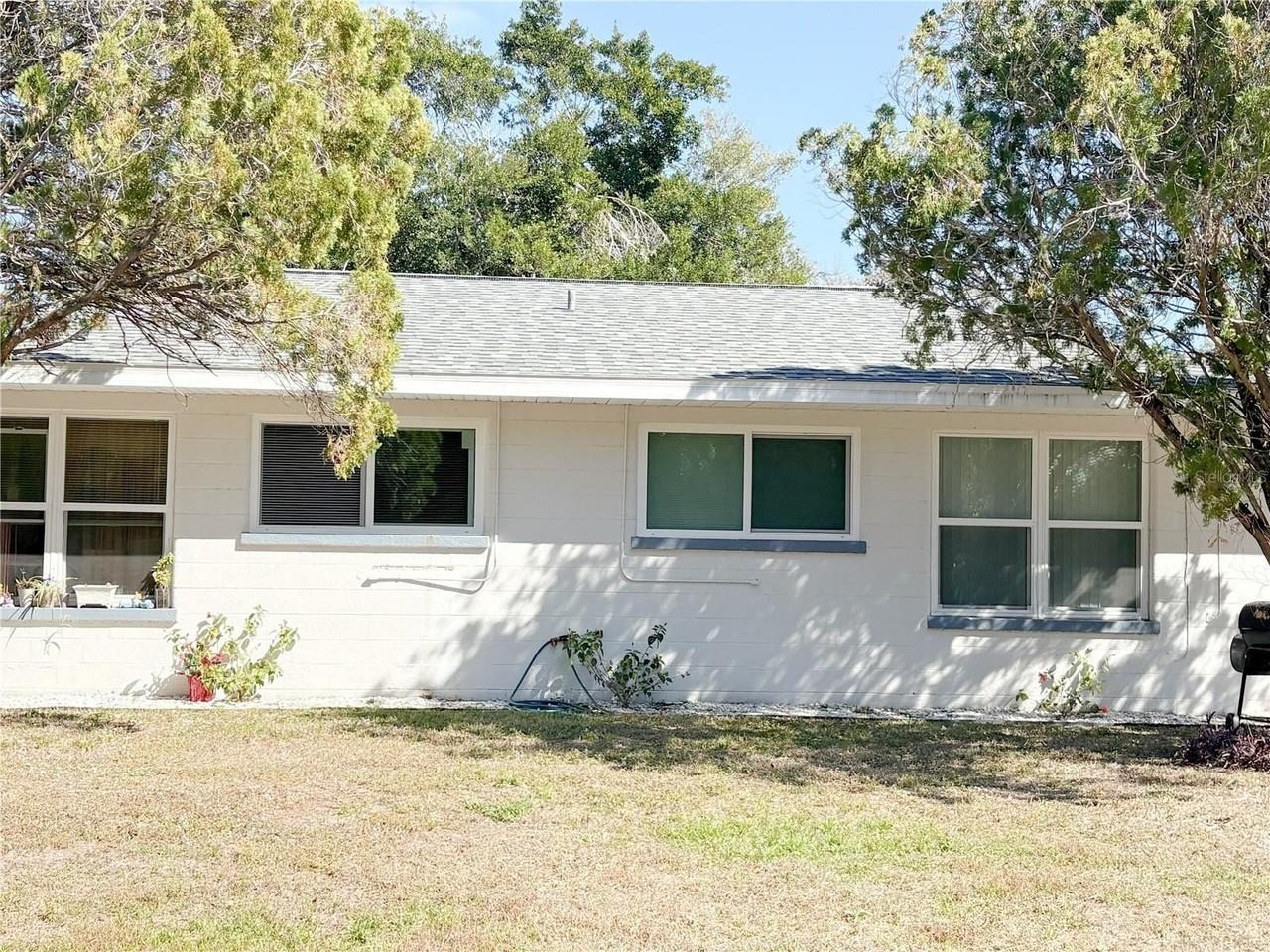 219 21st St E #A - Photo 5 of 12