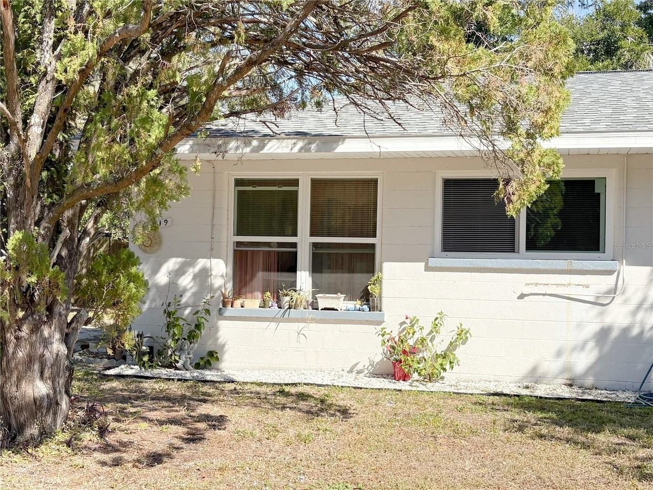 219 21st St E #A - Photo 6 of 12