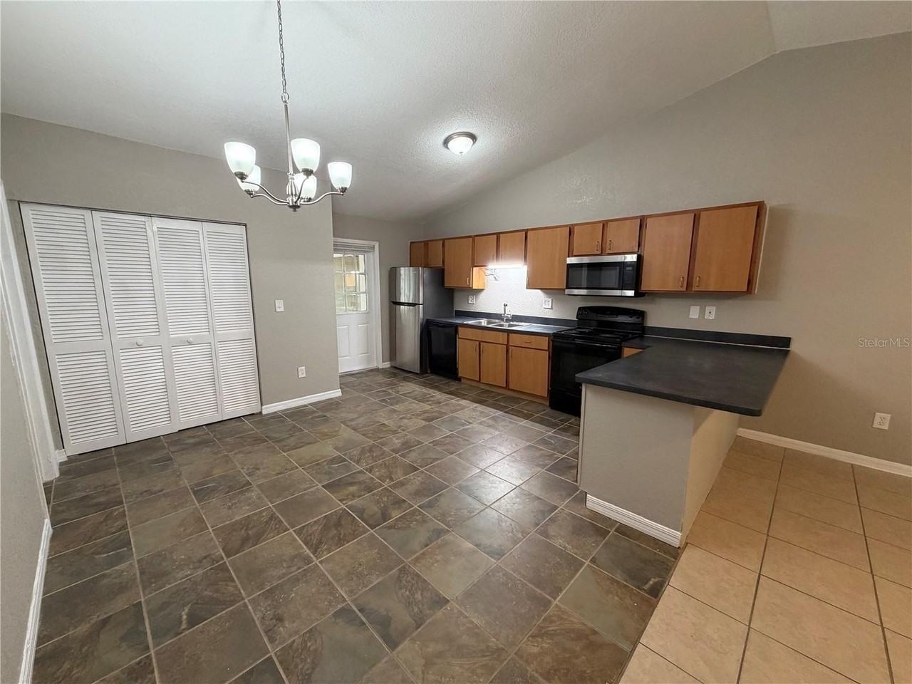 156 Shannon Dr - Photo 5 of 13