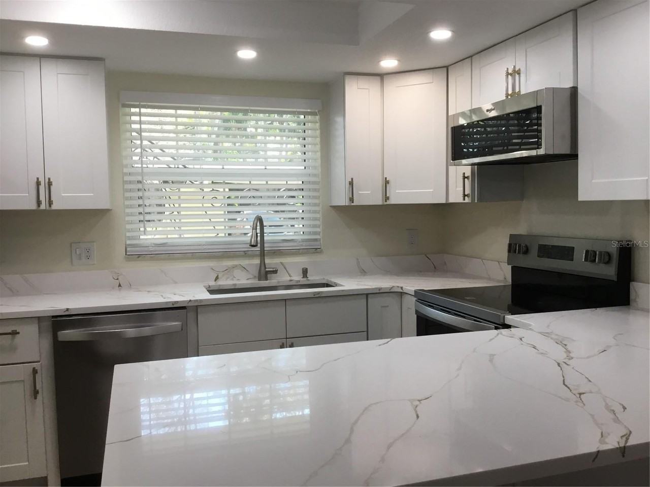 44 Country Club Dr #44 - Photo 4 of 30